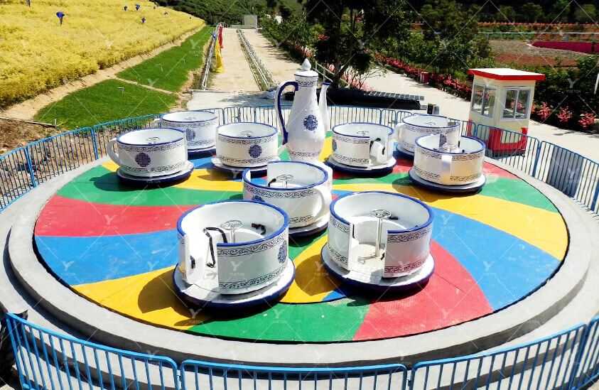Аттракцион «Кофейные чашки в стиле сине-белой керамики» 5FR-12