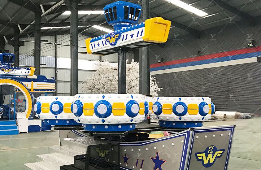 Аттракцион «Летающая машина авиатора» 5FR-03
